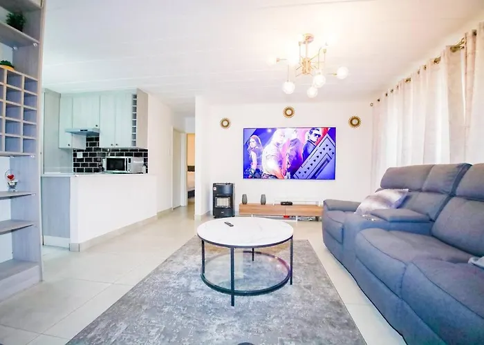 2 Bedroom Sandton Apartment