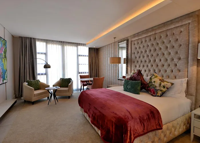 Houghton Suites