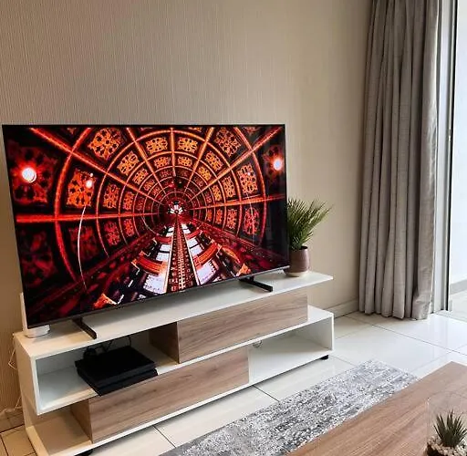 Tyrwhitt Apartment