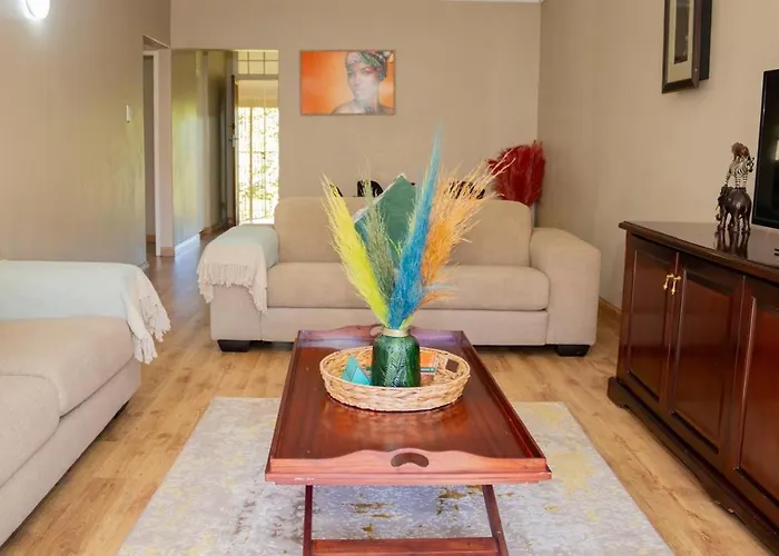 Lovely Spacious Two Bedroom Apartment