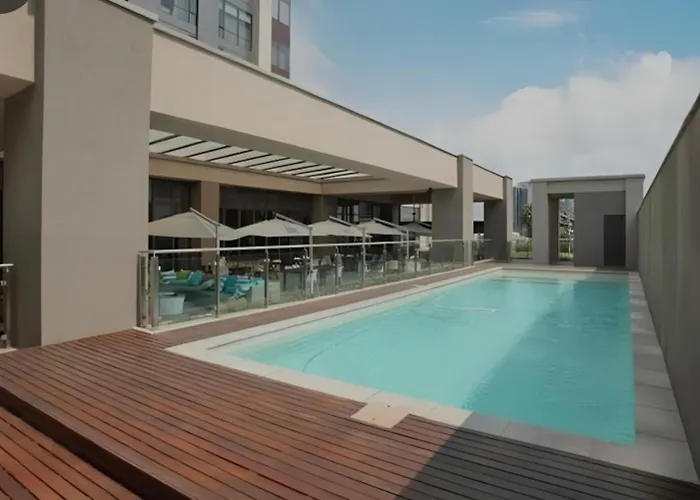 Sandton Skye Stylish Apartment Free Wifi & Gym