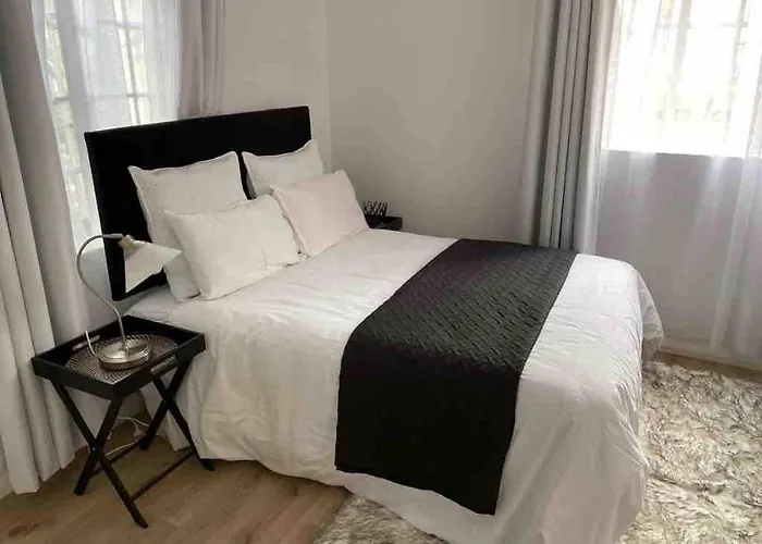 Charming Executive Studio, Solar Power, Wifi