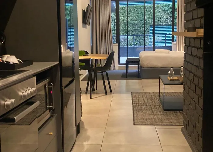 Spacious Studio In Sandton, Johannesburg