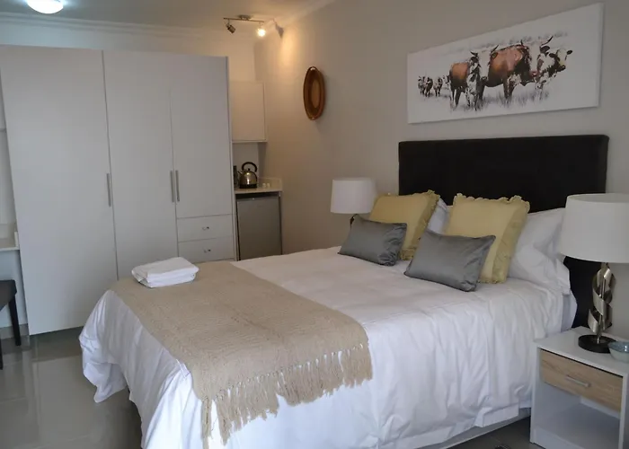 14 Woodmead Suites