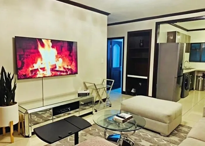 Cozy Two Bedroom Oasis In The Heart Of Fourways Sandton