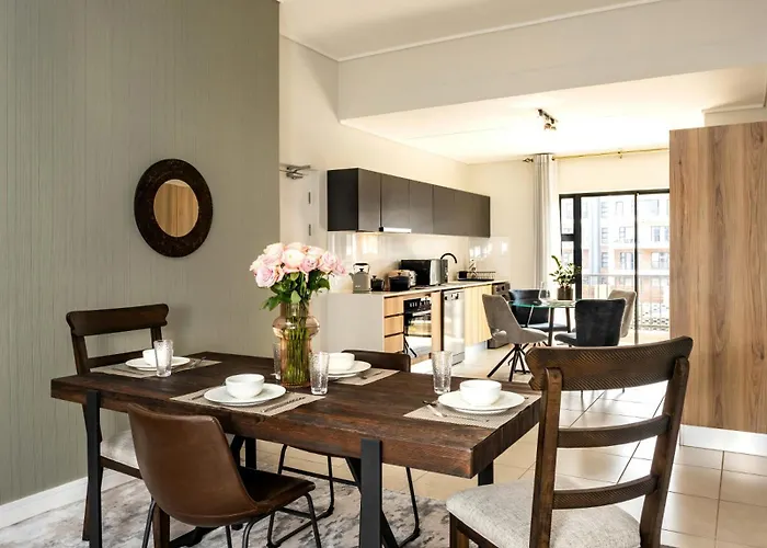 Woman Era-Penthouse Apartment