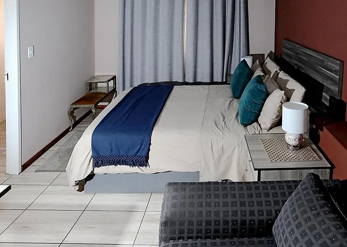 Ophirton Hotel