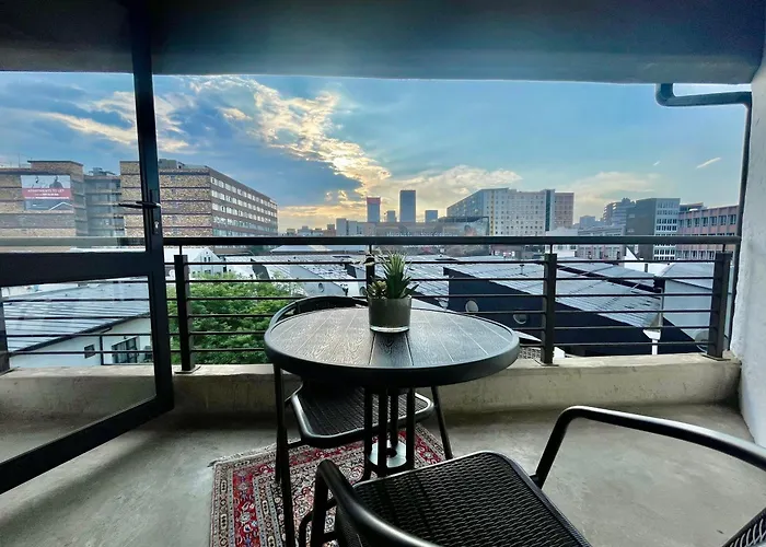 Work & Leisure Studio Apartment - Cosycitycraft