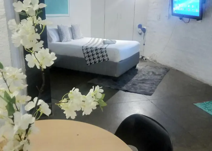 Chic Urban Maboneng Getaway, Free Wi-Fi