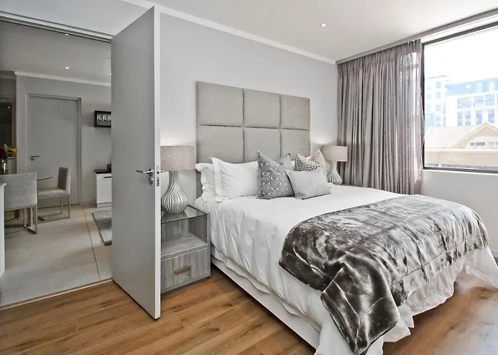 Sandton Apartment 15 West Road South