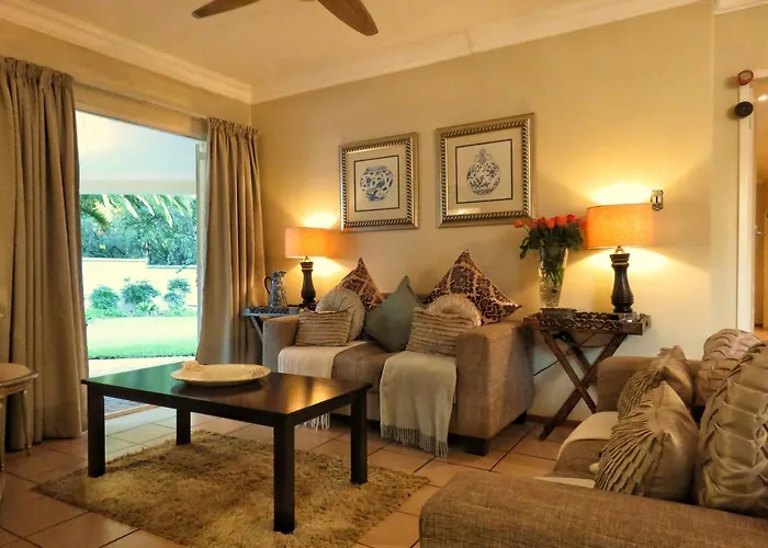Vair\'S Place Guest House In Sandton Paulshof - Apartment, Lux Suites & Spa