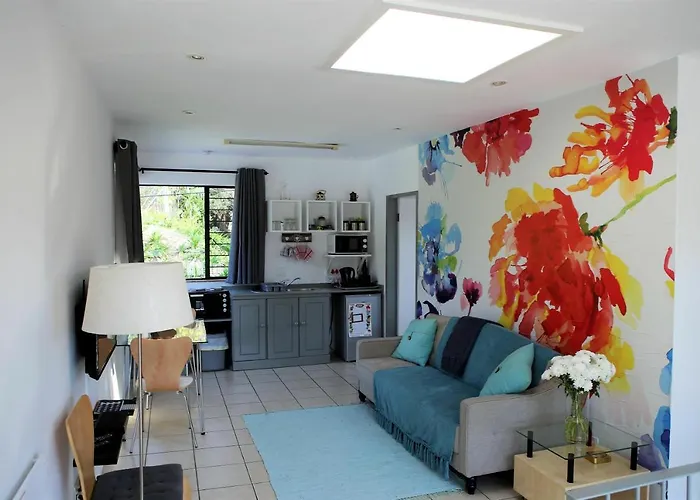Spacious Cottage In Parkhurst