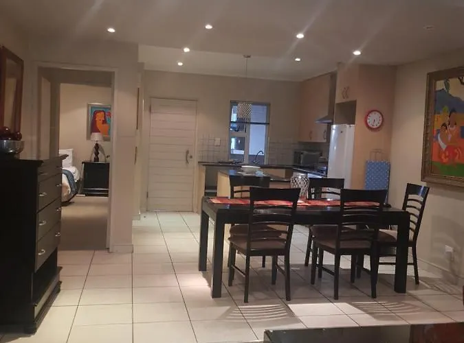 Kadoshstay, 77 Grayston Drive