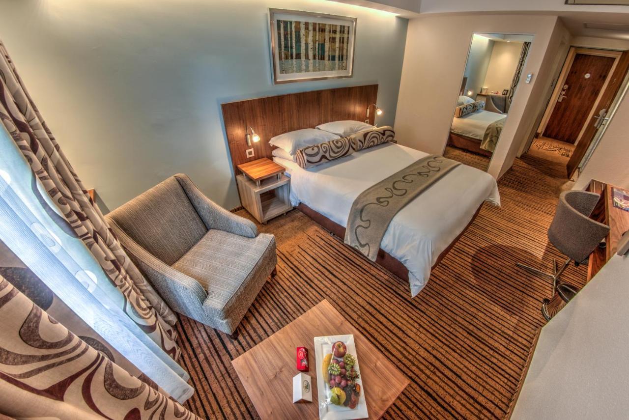 Bryanston Hotel