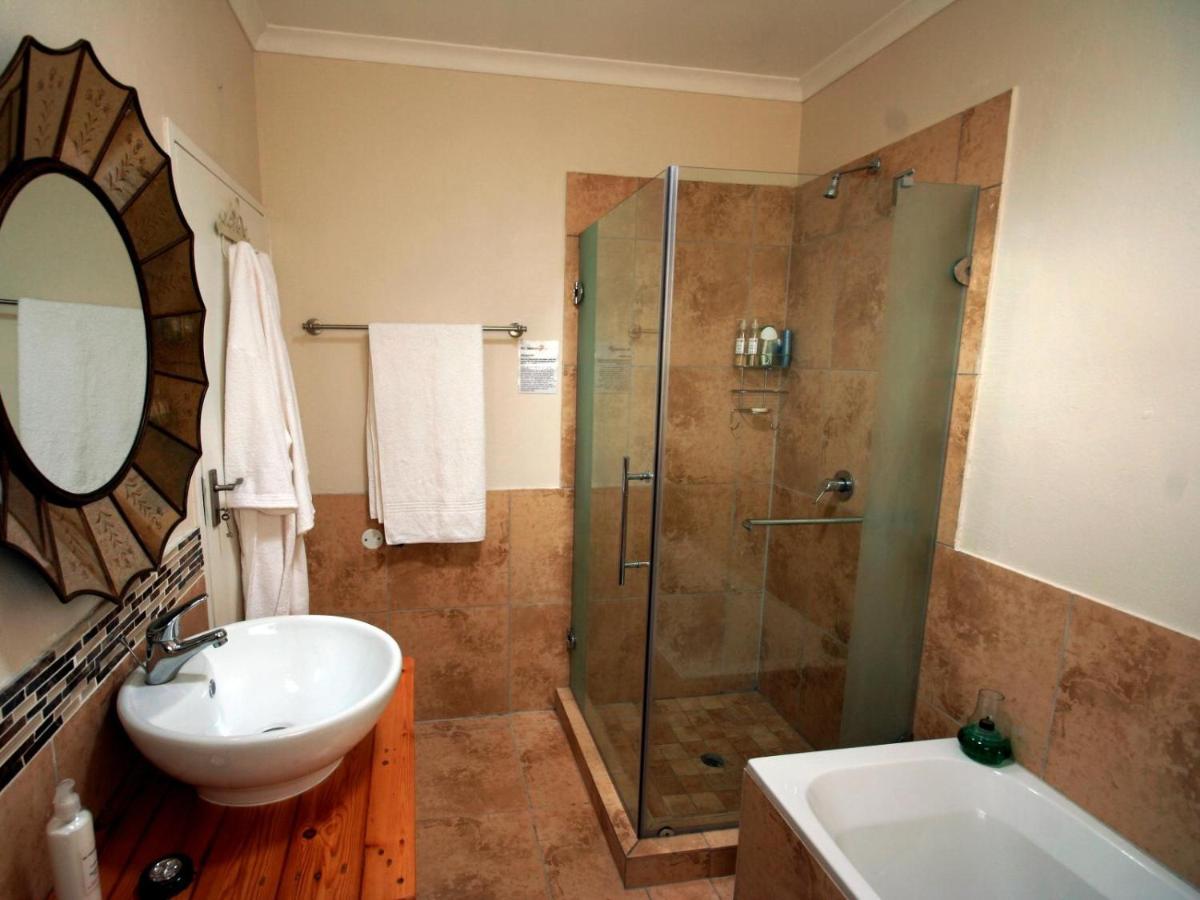 Liz At Lancaster 4* Johannesburg