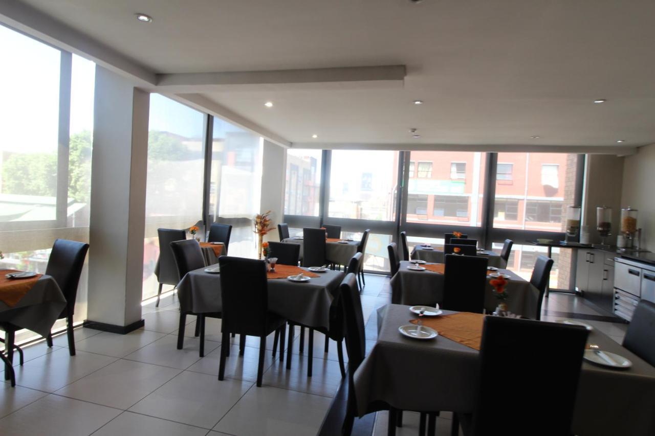 Khách sạn Alcazaba 4*