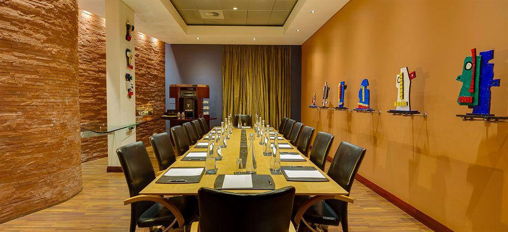 African Pride Melrose Arch, Autograph Collection 5*