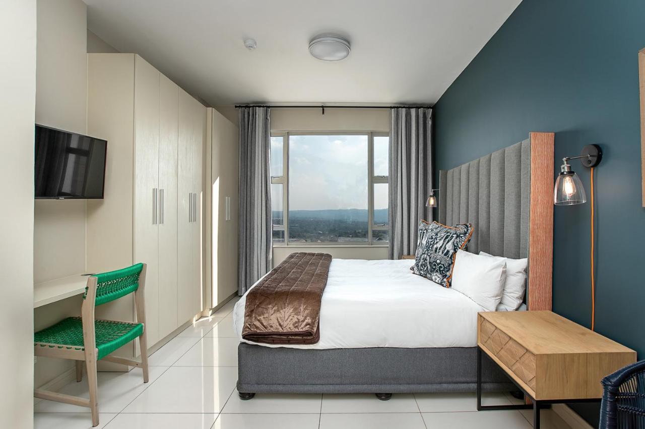 915 The Tyrwhitt - Rosebank *