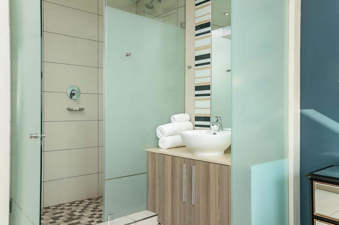 Apartment 915 The Tyrwhitt - Rosebank *