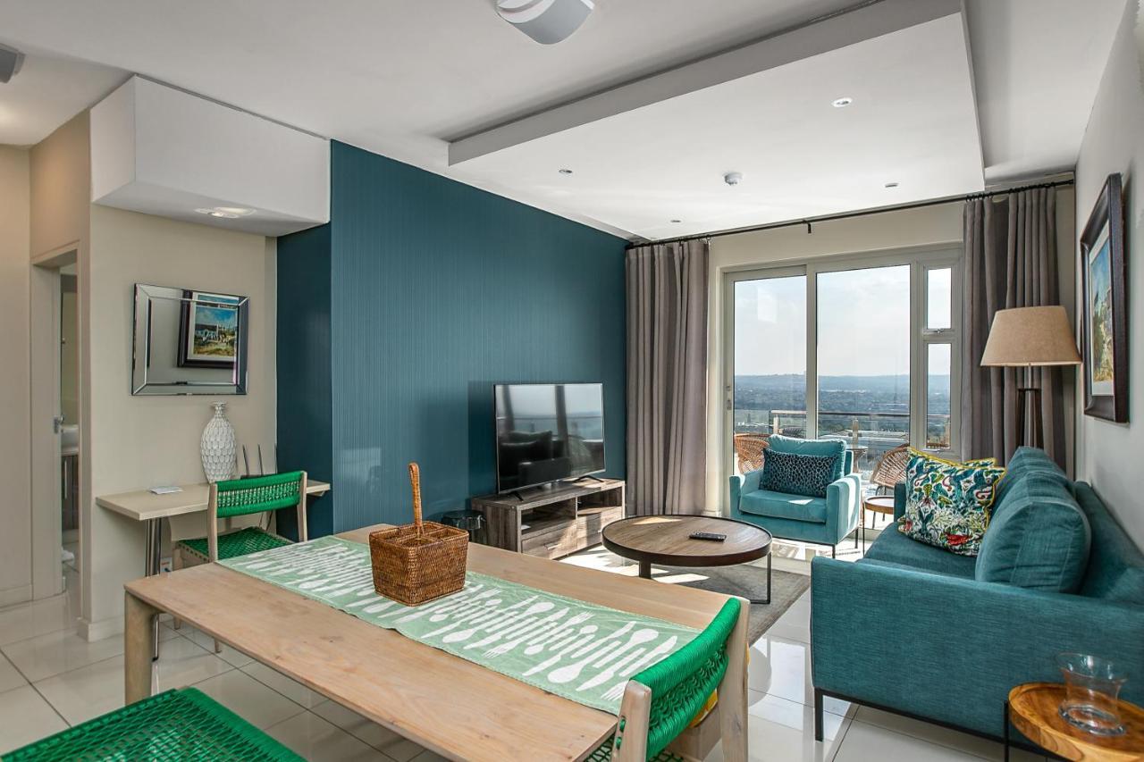 915 The Tyrwhitt - Rosebank Johannesburg