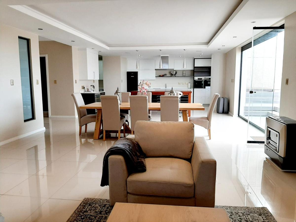 1804 Franklin 3-bed Penthouse With Rooftop Jacuzzi * Johannesburg