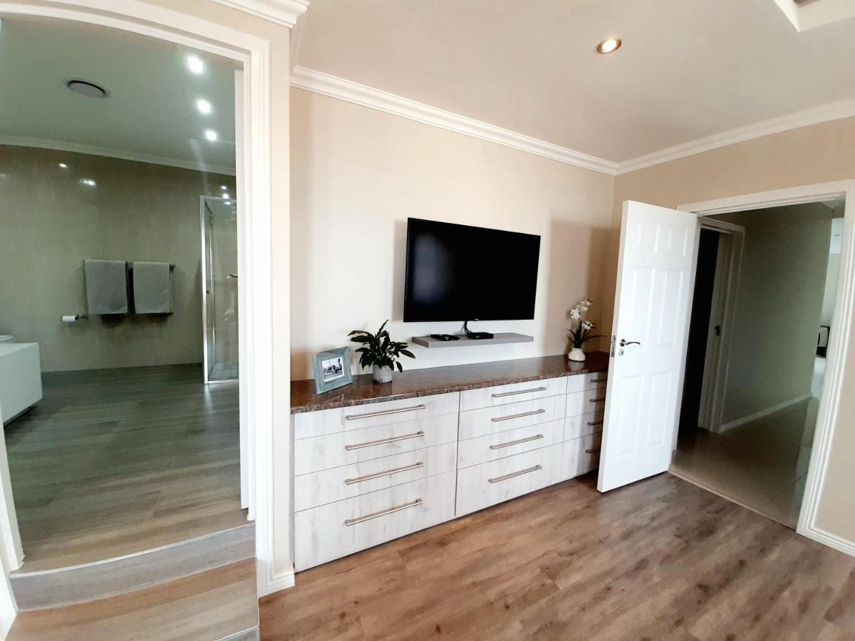 1804 Franklin 3-bed Penthouse With Rooftop Jacuzzi Apartment Johannesburg