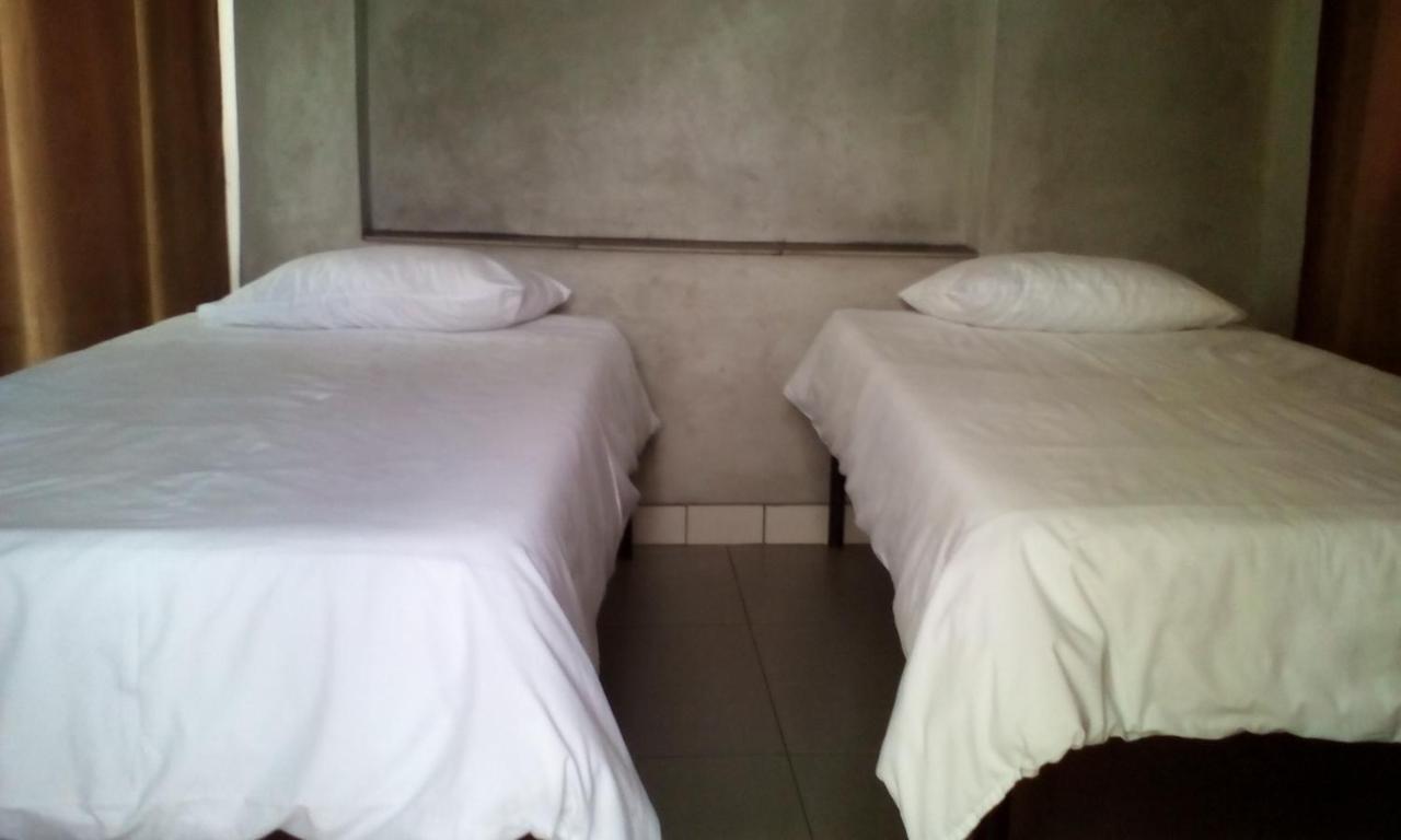 Hostel Sleek *