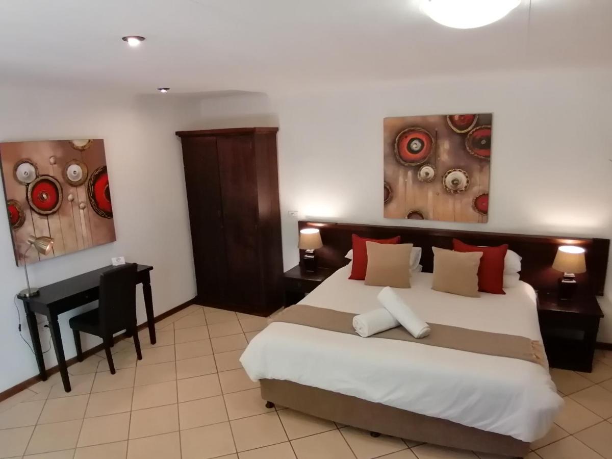 Bed & Breakfast Fourways *