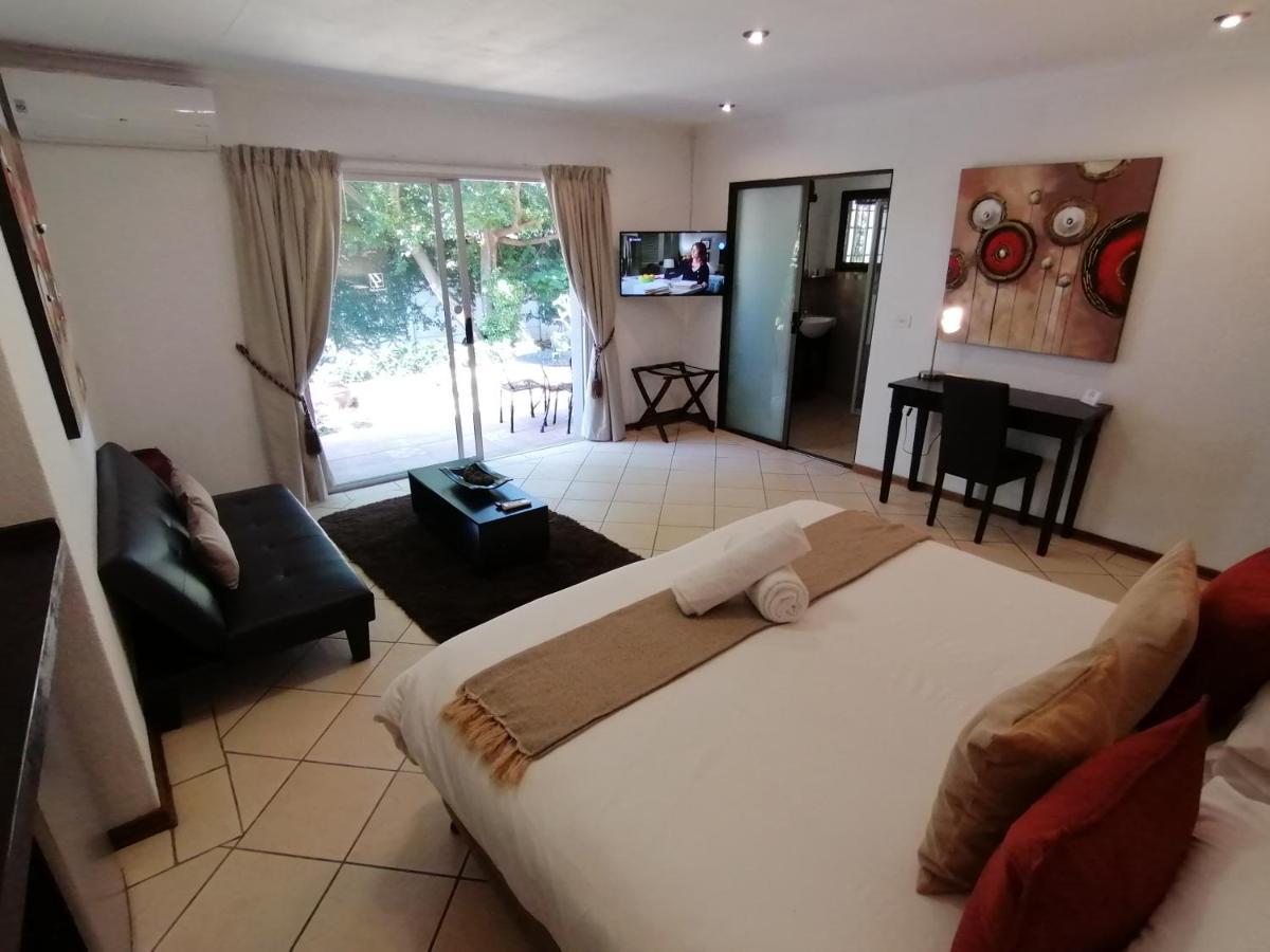 Bed & Breakfast Fourways *