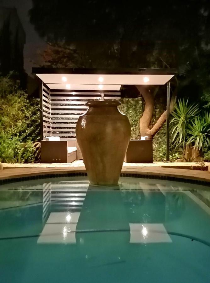Bed & Breakfast Fourways *
