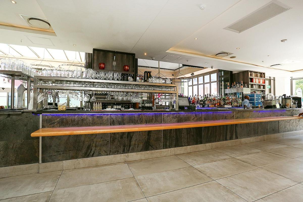 305 Sandton Skye Aparthotel *