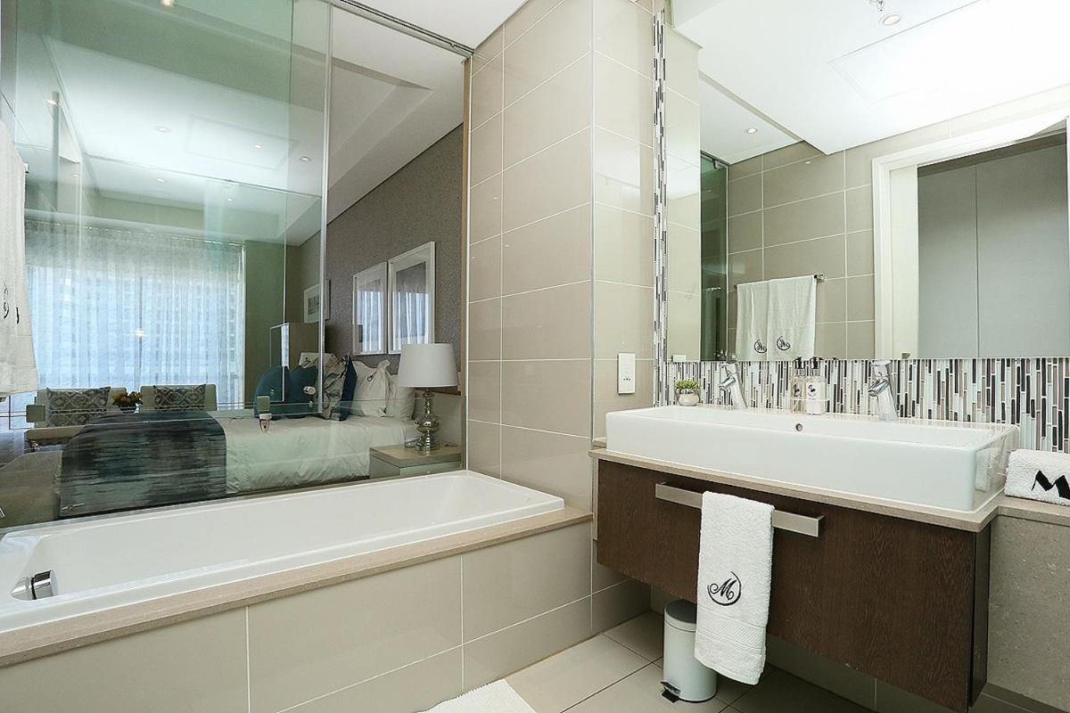 305 Sandton Skye Aparthotel *