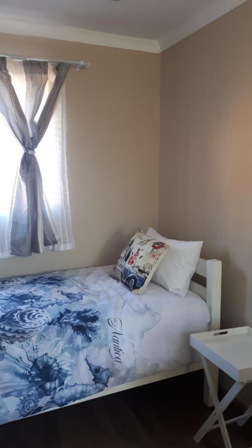 Relax In Aberdeen Apartment Johannesburg