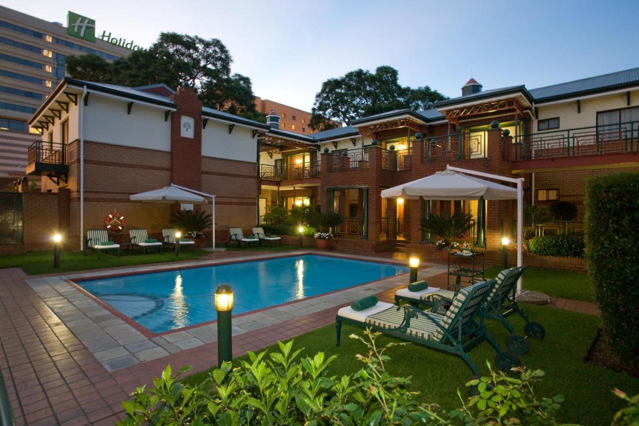Courtyard Rosebank 4* Johannesburg