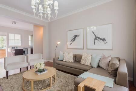Apartment Modern In Rosebank
