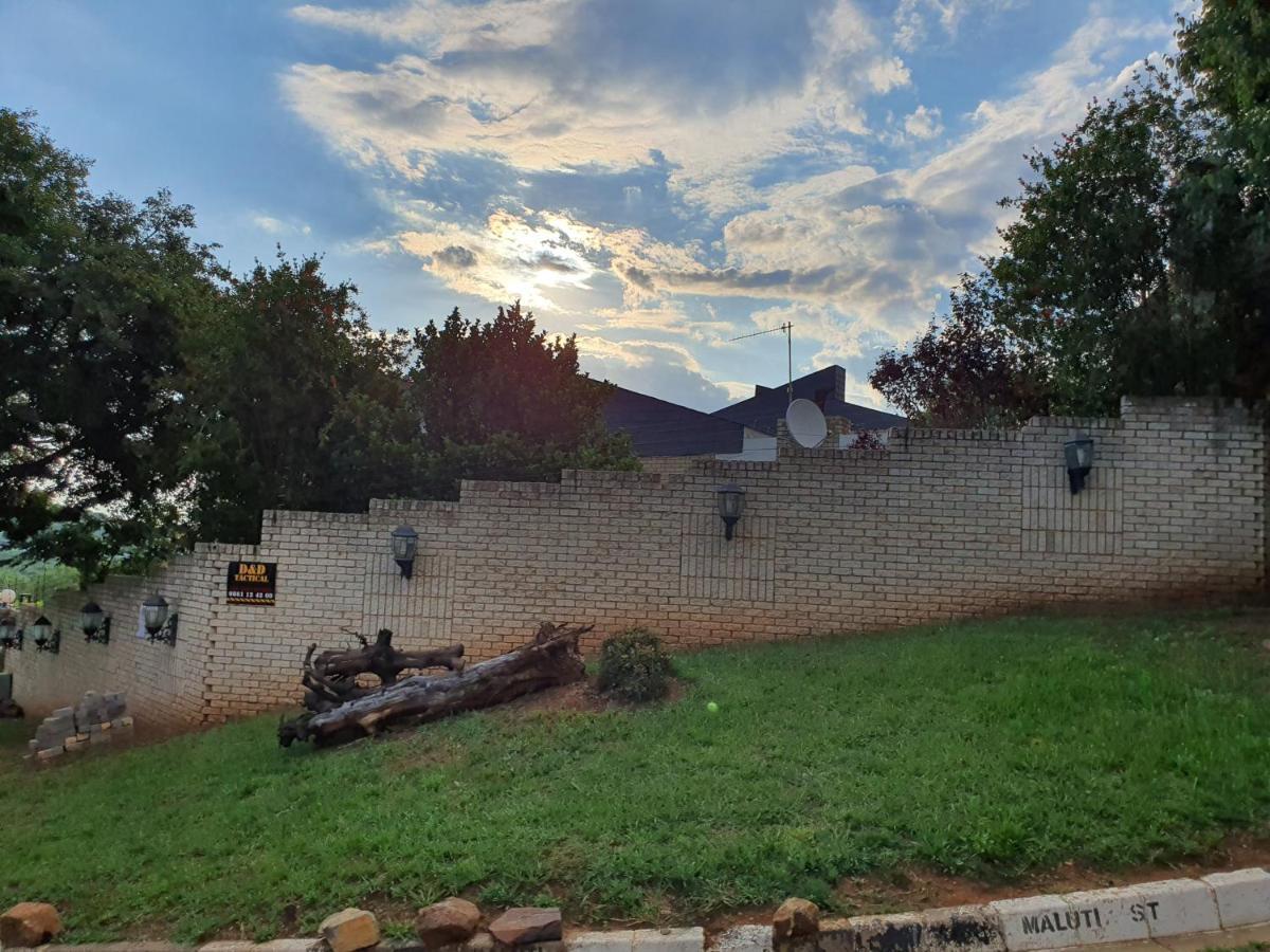 Naomi's Place 3* Johannesburg