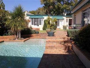 Melville Manor 3*