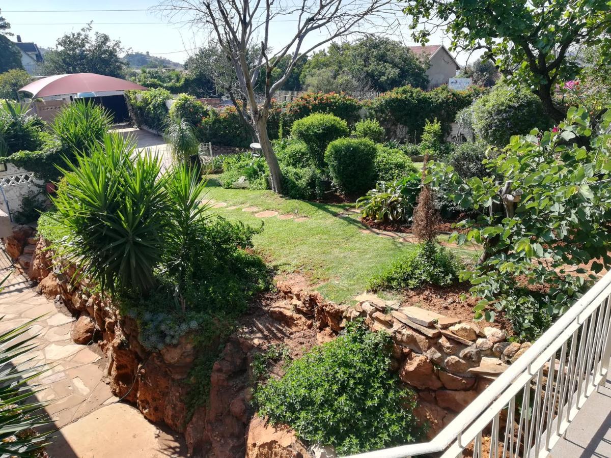 Kaleaba House In A Tranquil Surburb - Linmeyer * Johannesburg