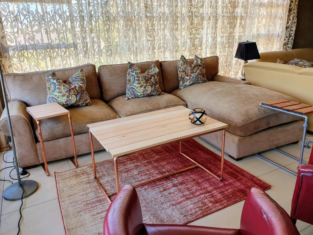 Guest house Kaleaba House In A Tranquil Surburb - Linmeyer