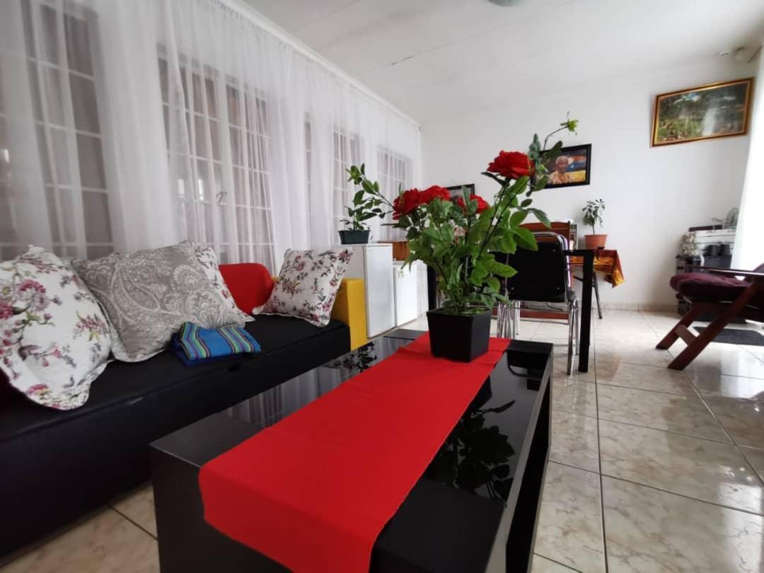 Cozy Warm Feel Homestay *