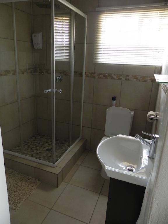 Owee's Place Guest house 4*