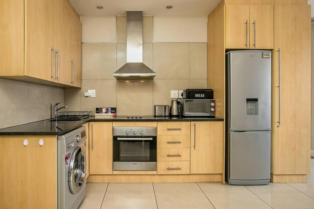 Hydro Sandton Executive Apartment *