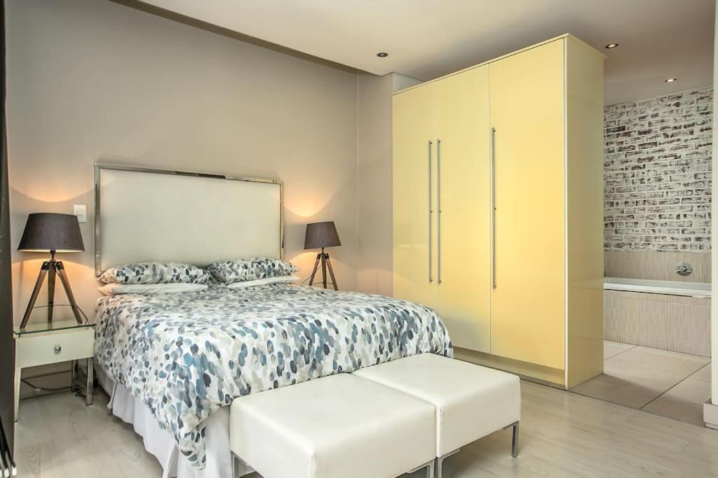 Melrose Arch Luxury *