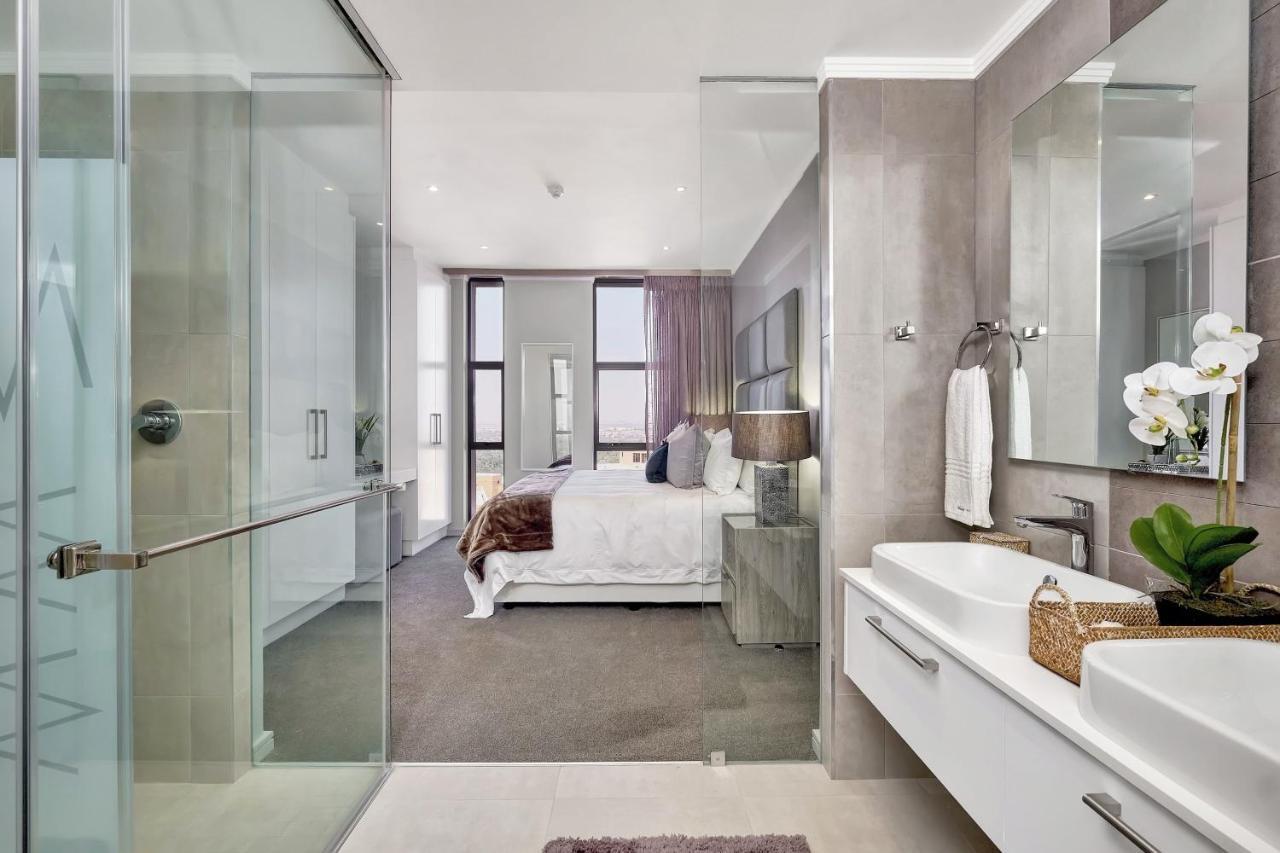 Modern Luxury Furnished In Sandton * Johannesburg