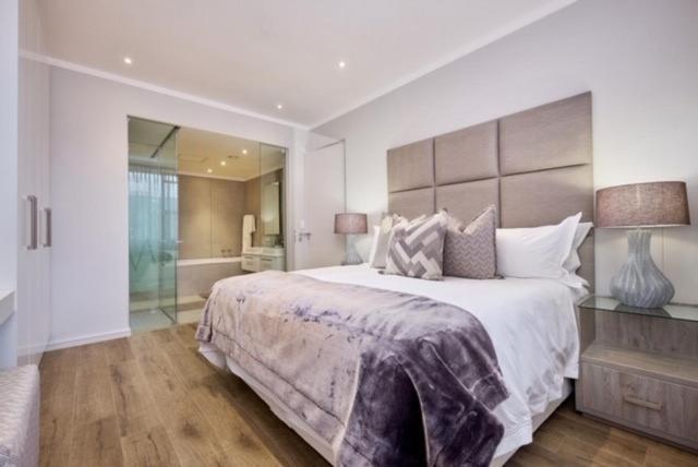 Modern Luxury Furnished In Sandton Johannesburg