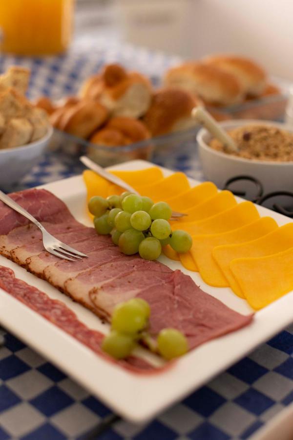 Be My Guest Bed; Book & Breakfast Acomodação com café da manhã  4*