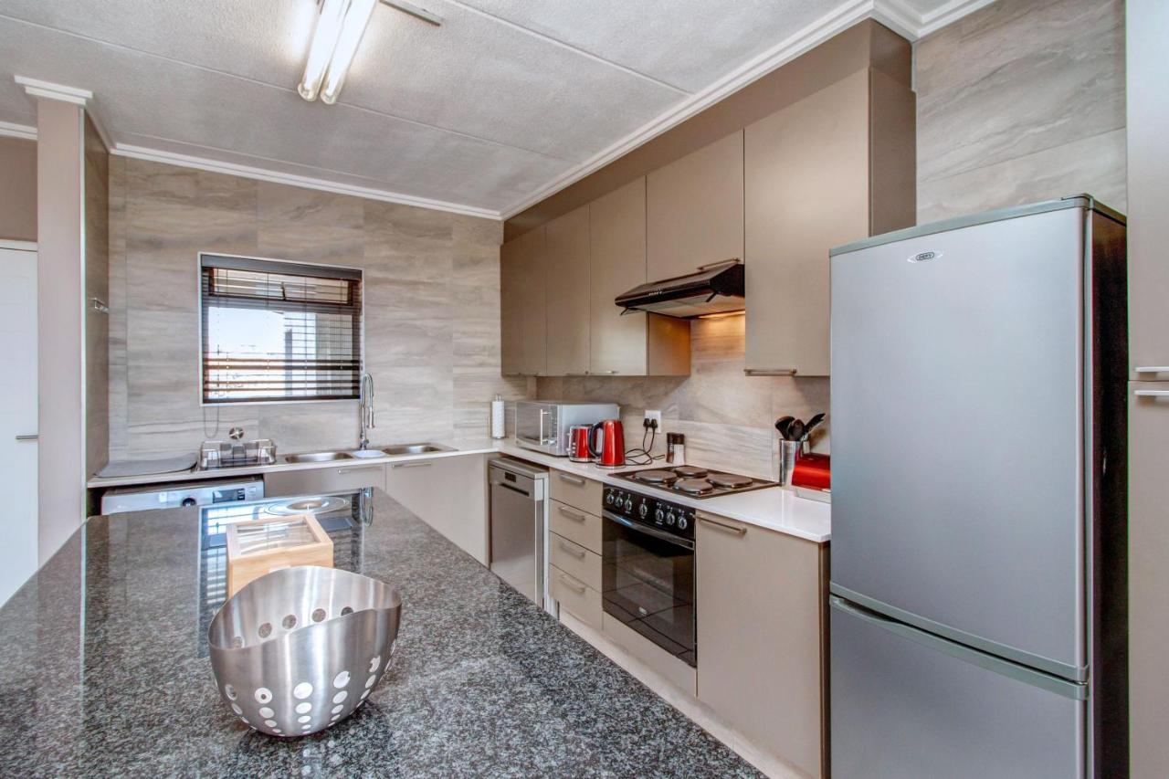 Apartamento Upmarket Ultra Modern Sandton Joanesburgo