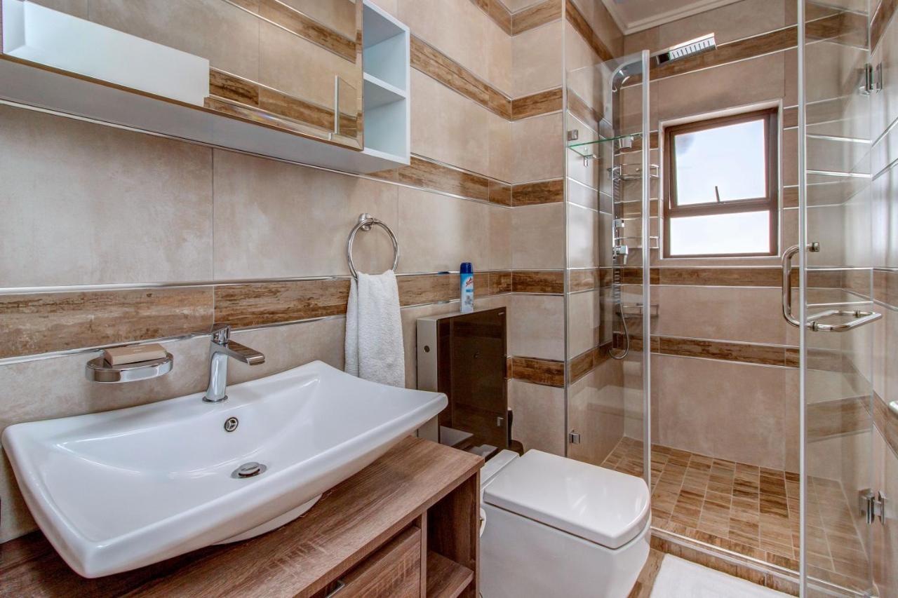 Upmarket Ultra Modern Sandton Apartamento