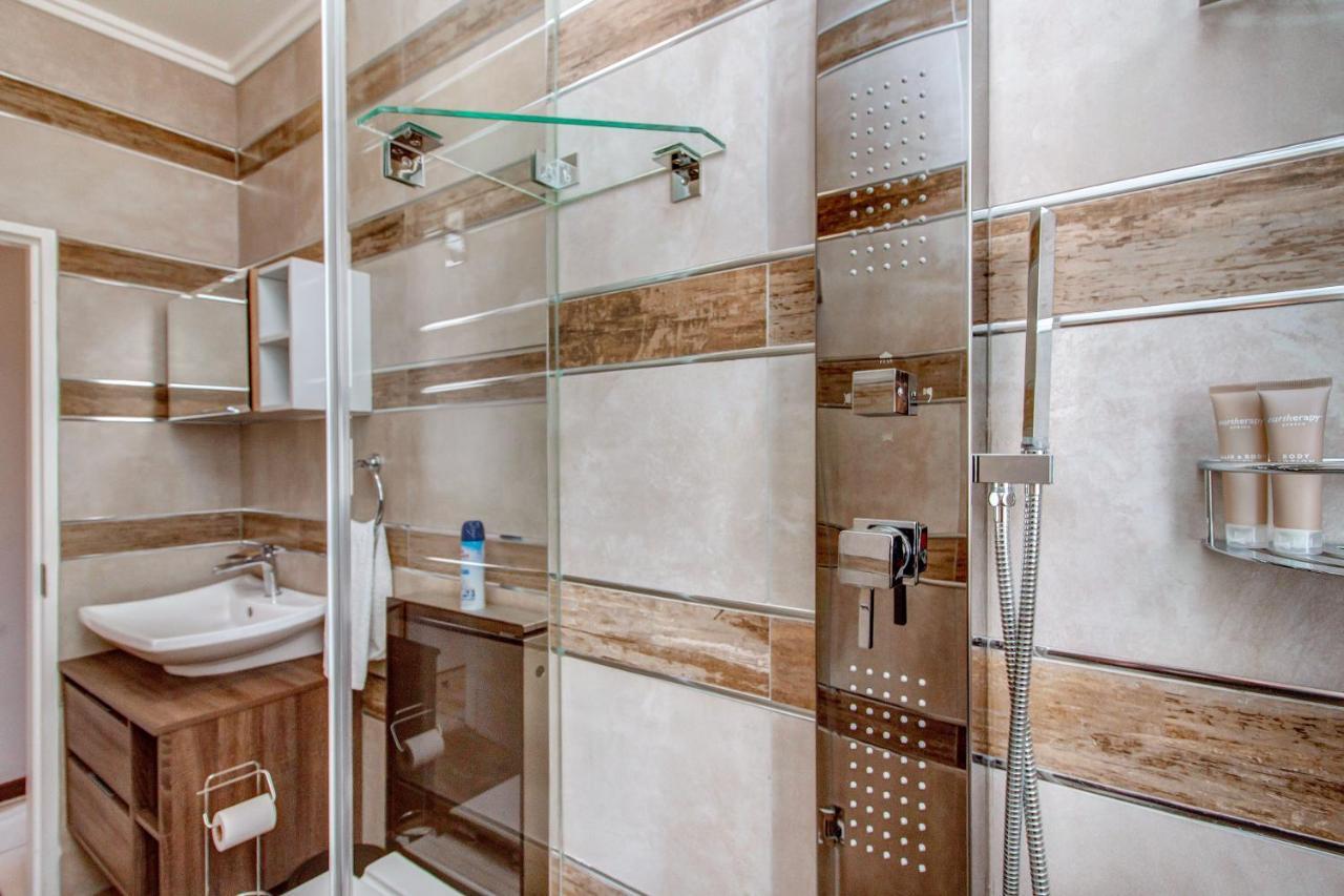 Apartamento Upmarket Ultra Modern Sandton Joanesburgo