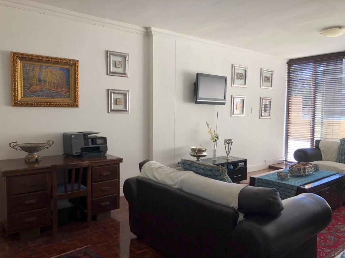 Apartment Sandton Luxury Living At 102 Kambula Johannesburg